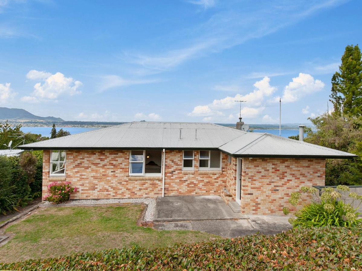 Lofty Lakeviews - Acacia Bay Holiday Home Tauposee Exterior foto