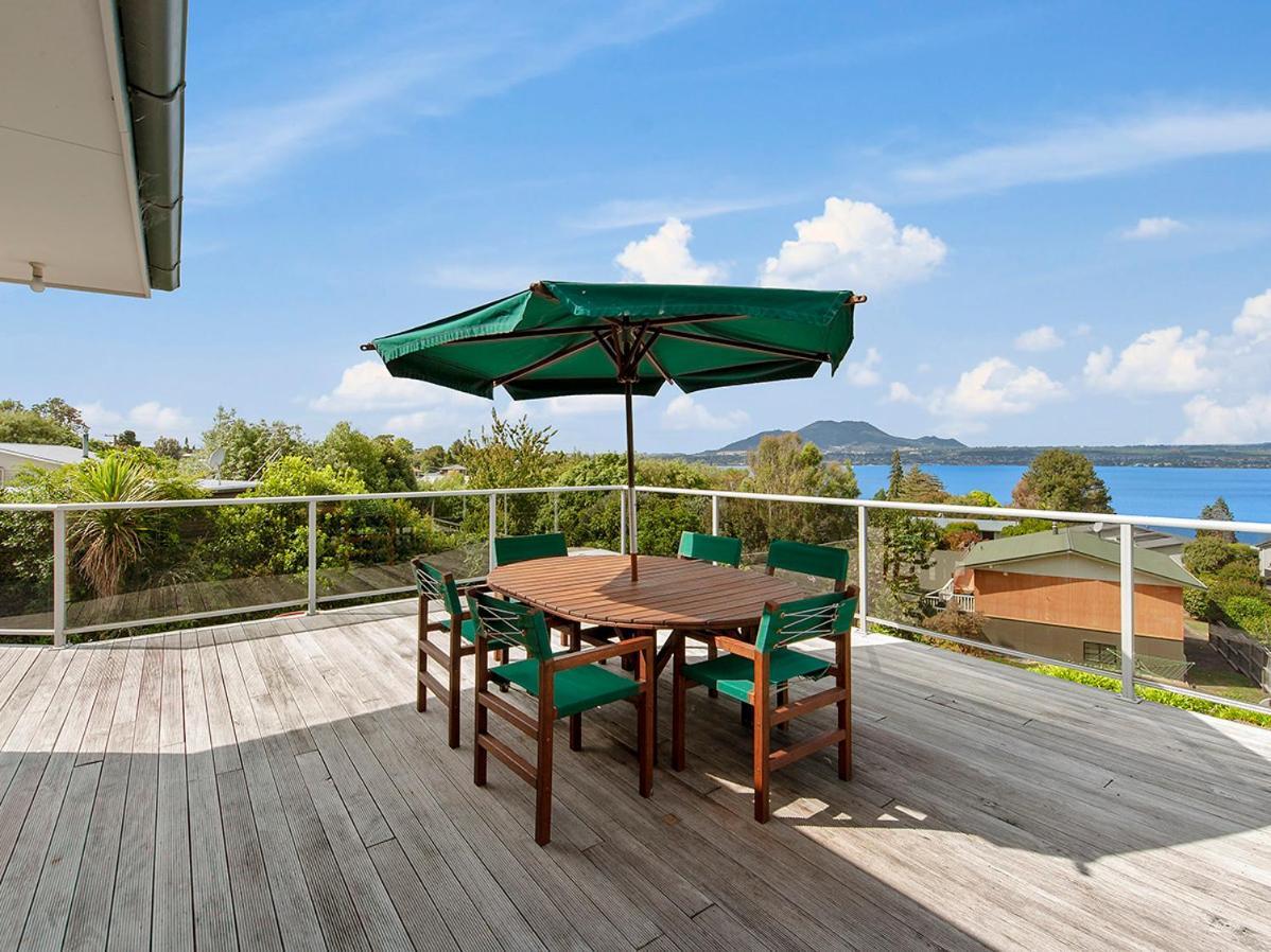 Lofty Lakeviews - Acacia Bay Holiday Home Tauposee Exterior foto