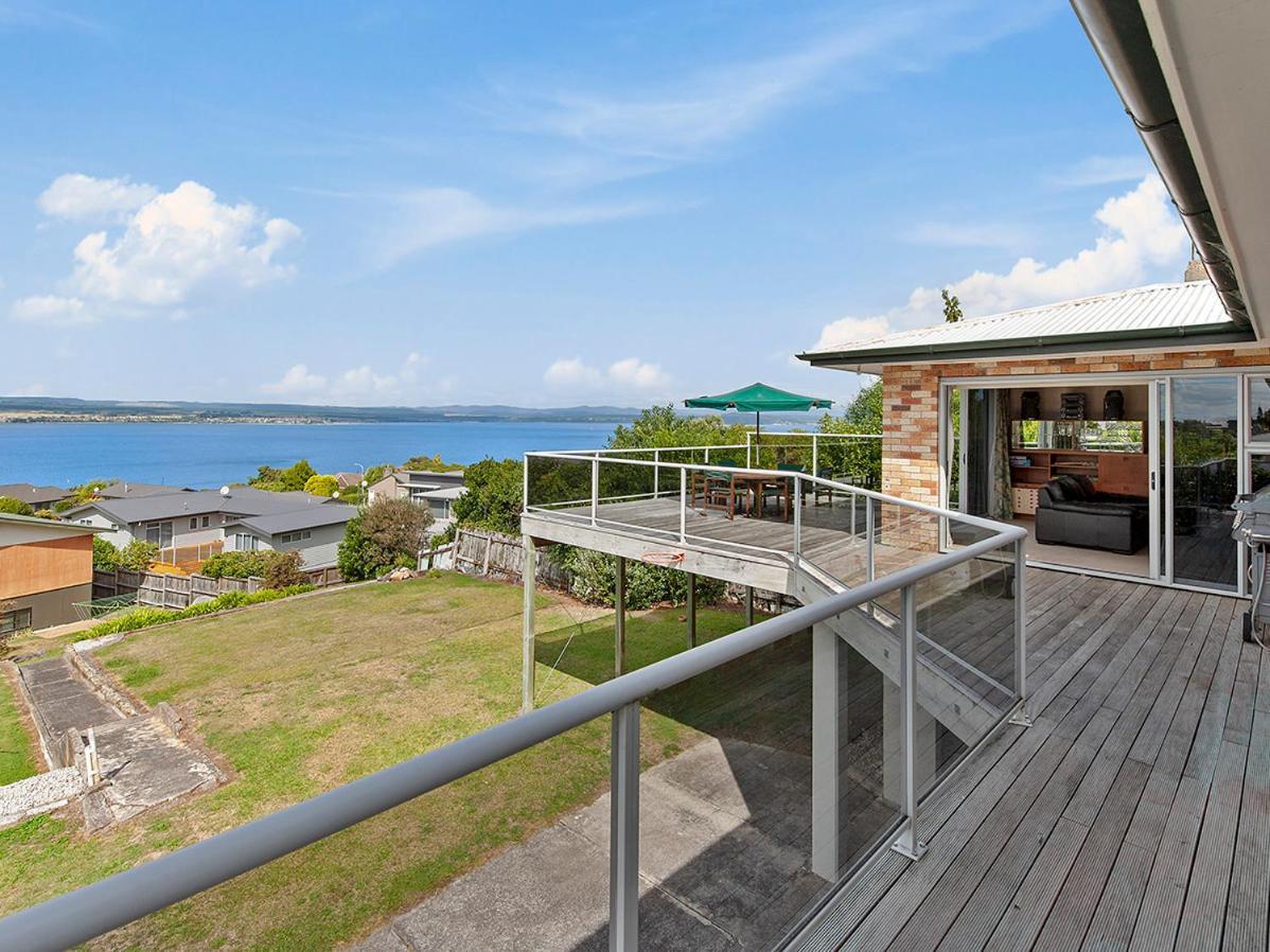Lofty Lakeviews - Acacia Bay Holiday Home Tauposee Exterior foto