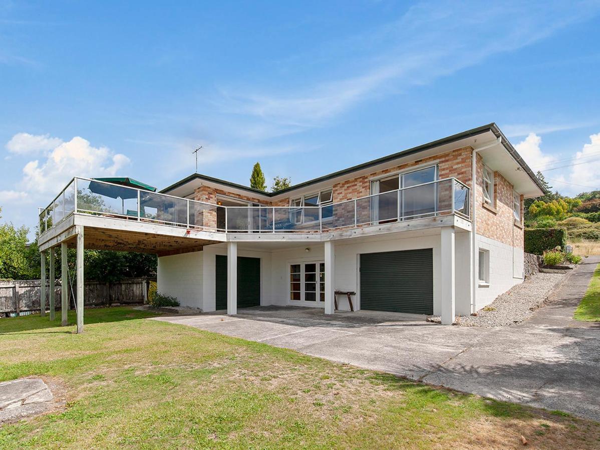 Lofty Lakeviews - Acacia Bay Holiday Home Tauposee Exterior foto